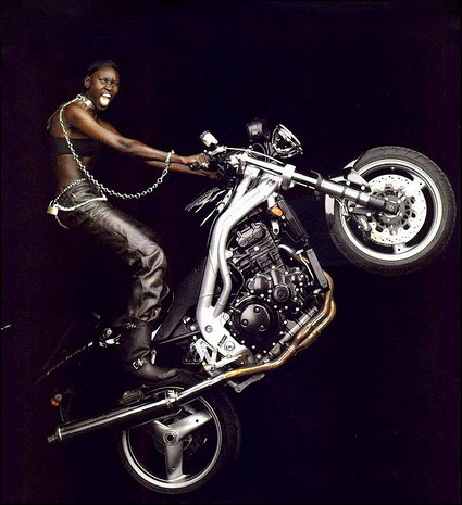 Alek_Wek-13