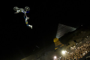 Red Bull X-Fighters Egypt GI_LIFE_FH_3334w