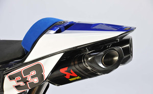 Yamaha Racing 2011 WSBK YZF-R1 4