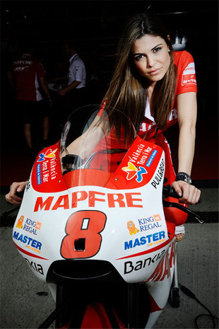 2011 MotoGP Jerez Paddock Girls 10