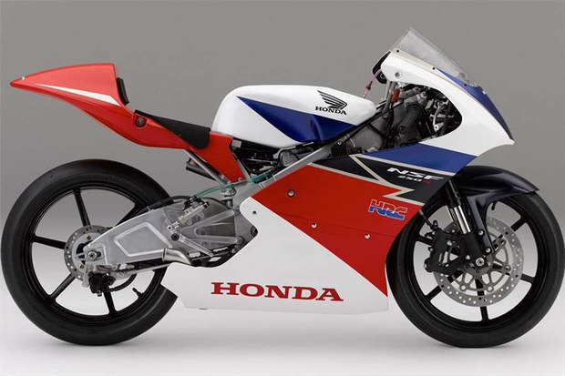 900max_Moto-3-Honda-NSF-250-R