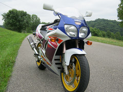 1994 YZF750R at park 010
