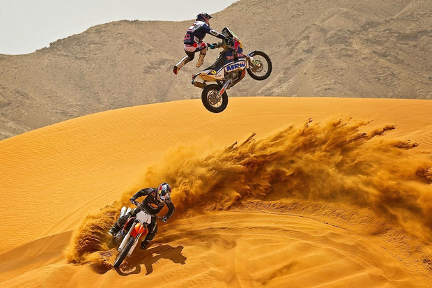 mc27_Motocross in Desert